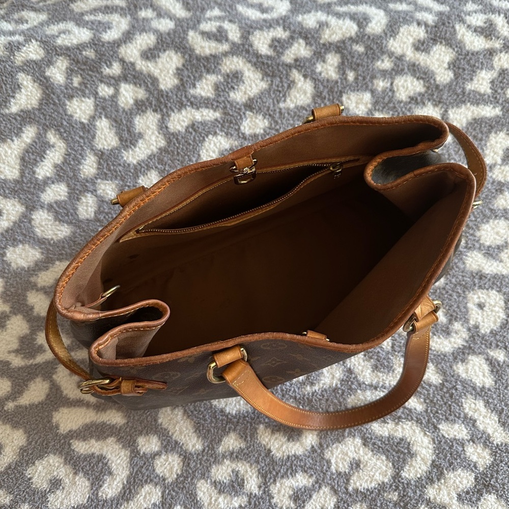 Louis Vuitton Horizontal Batignolles Shoulder Bag- Monogram Canvas - Picture 5 of 11